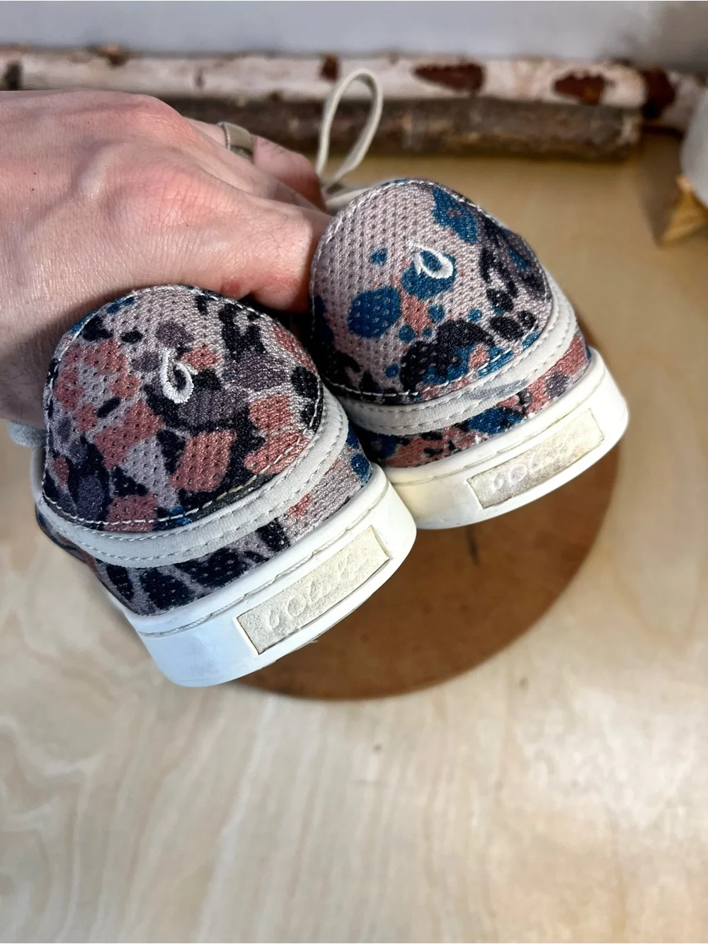 OluKai Women's Pehuea Li Sneakers - Cloudy/Pa'i Print - Size 7